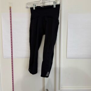 Lululemon Sole Training Crop Size 4 Black Luxtreme Mesh side